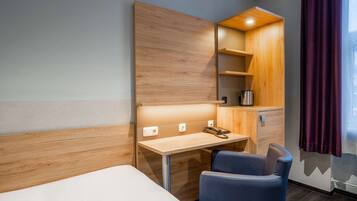 Standard-Einzelzimmer, 1 Einzelbett | Minibar, Zimmersafe, Schreibtisch, Verdunkelungsvorhänge