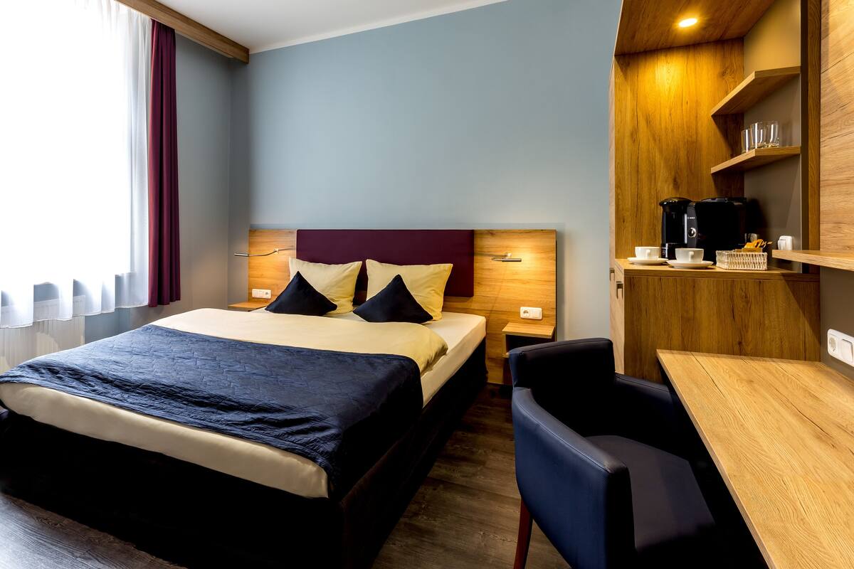 Kamar Bisnis, 2 Tempat Tidur Twin, Bebas Asap Rokok | Minibar, brankas, meja kerja, dan tirai kedap cahaya