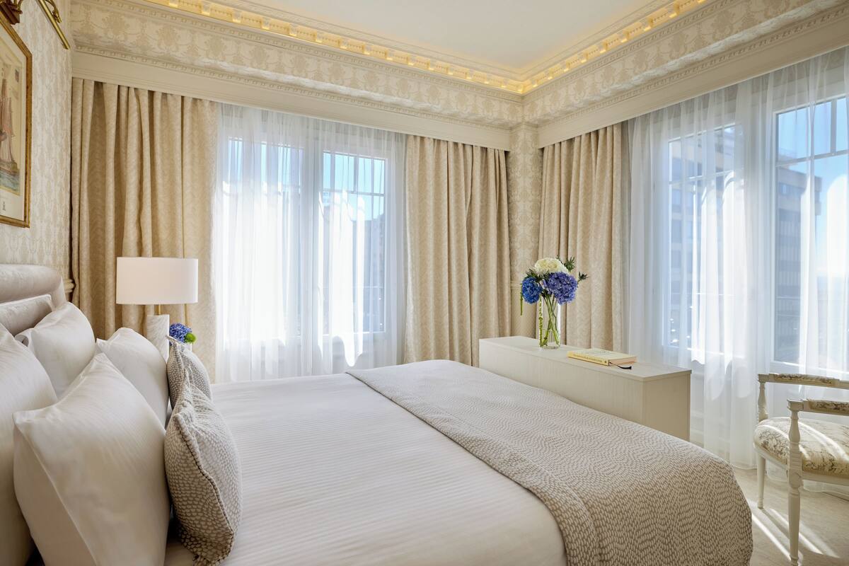 1 bedroom, premium bedding, minibar, in-room safe