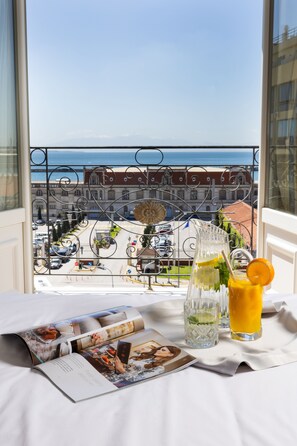 1 bedroom, premium bedding, minibar, in-room safe