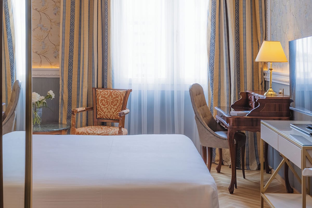 1 bedroom, premium bedding, minibar, in-room safe