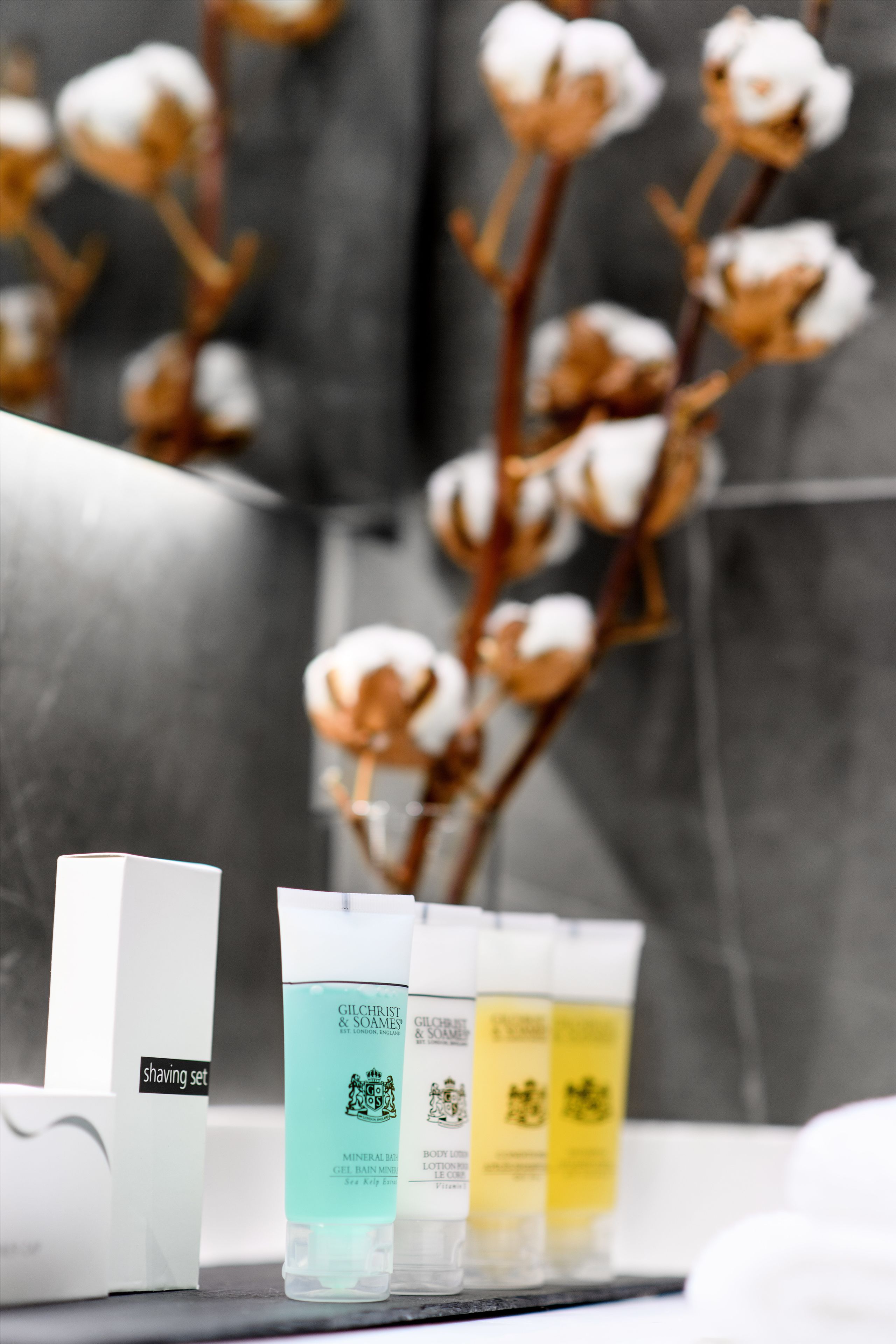 sea view premium suite | 1 bedroom, premium bedding, minibar, in-room safe