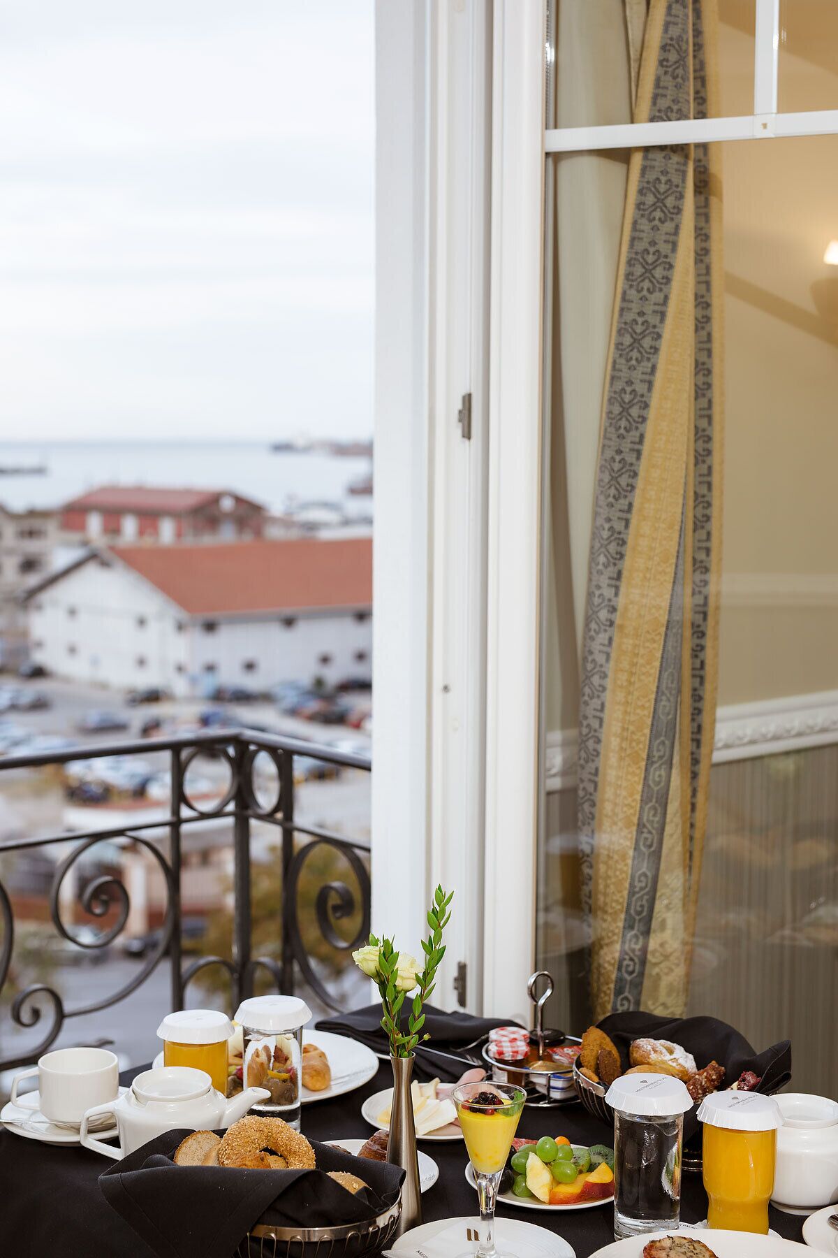 1 bedroom, premium bedding, minibar, in-room safe