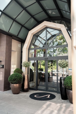 Esterni. Adina Apartment Hotel Budapest