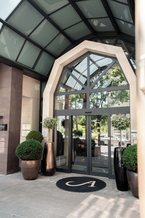 Exterior - Adina Apartment Hotel Budapest (Budapest)