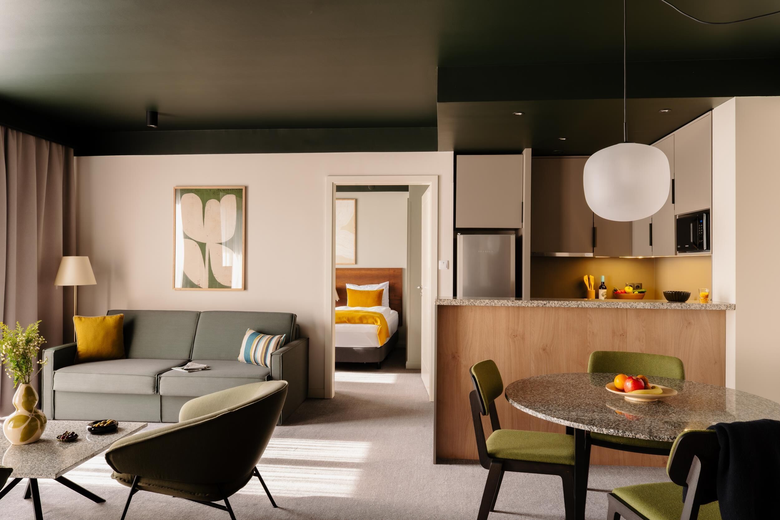 Hypo-allergenic bedding, minibar, in-room safe, desk