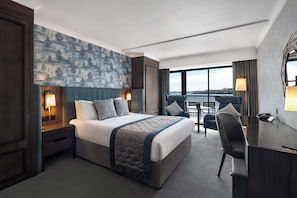 Caja de seguridad en la habitación y escritorio