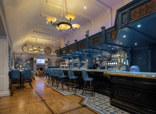 Treacys Oakwood Hotel