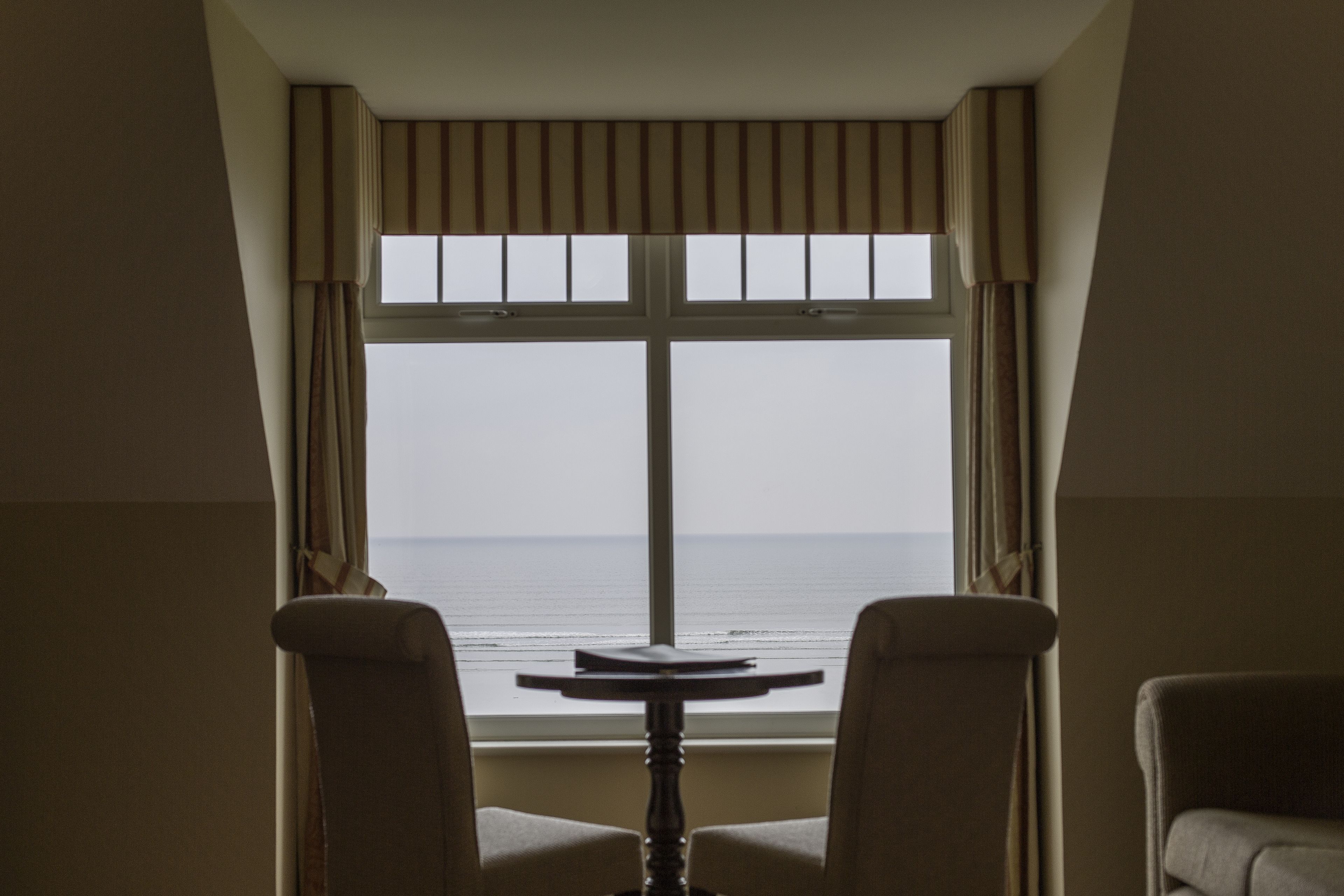 客室ごとに異なる装飾、デスク、WiFi (無料)