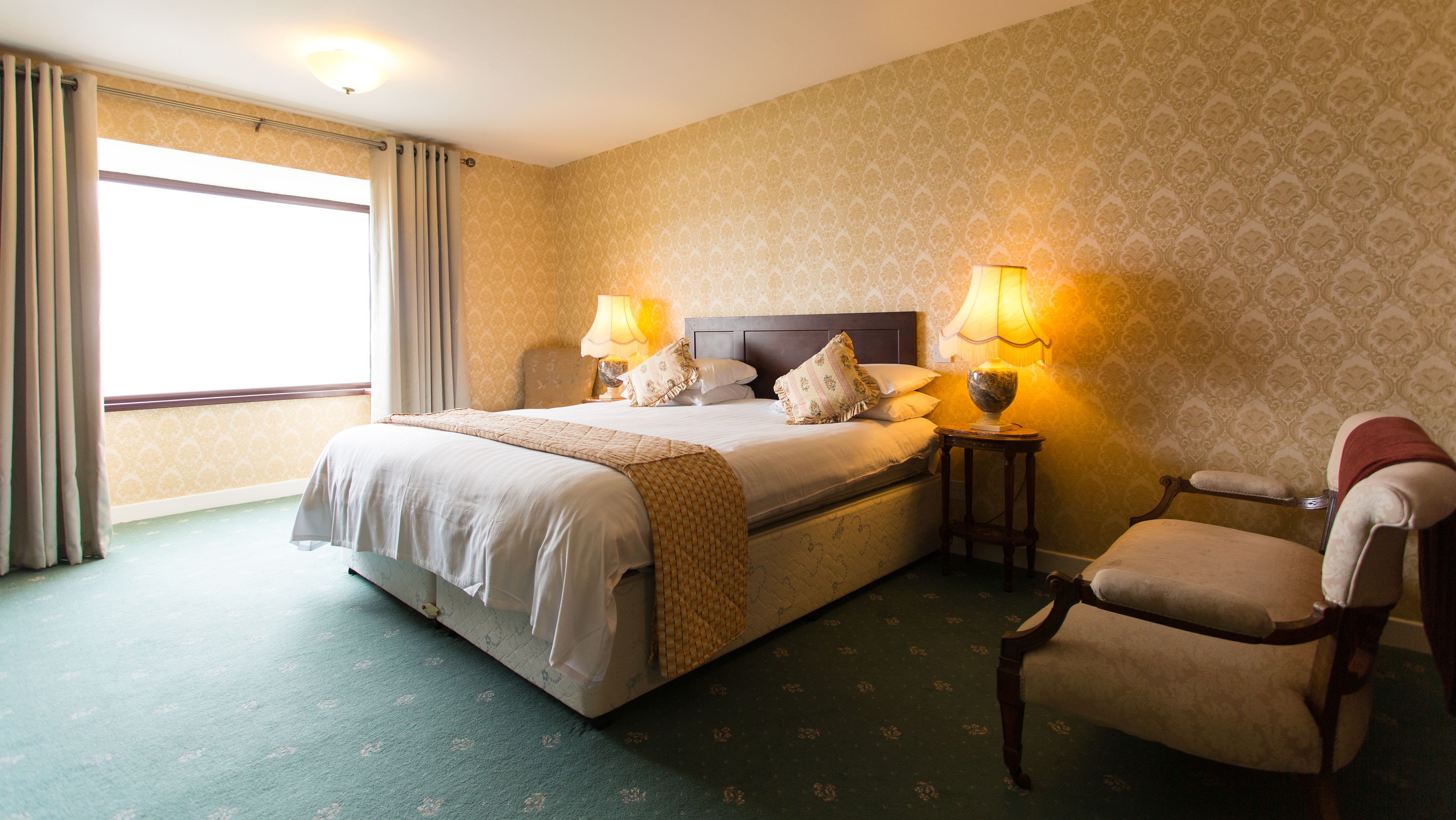 individually decorated, desk, free wifi