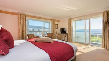 In-room safe, desk, laptop workspace, blackout curtains