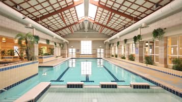 Indoor pool, pool loungers