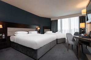 Executive Triple Room | In-room safe, desk, laptop workspace, blackout drapes