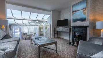 In-room safe, desk, laptop workspace, blackout curtains