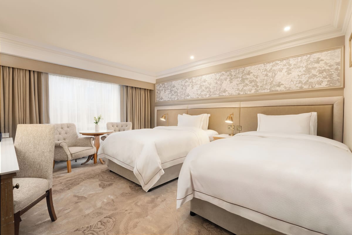 Executive Twin Room | 1 bedroom, premium bedding, minibar, in-room safe