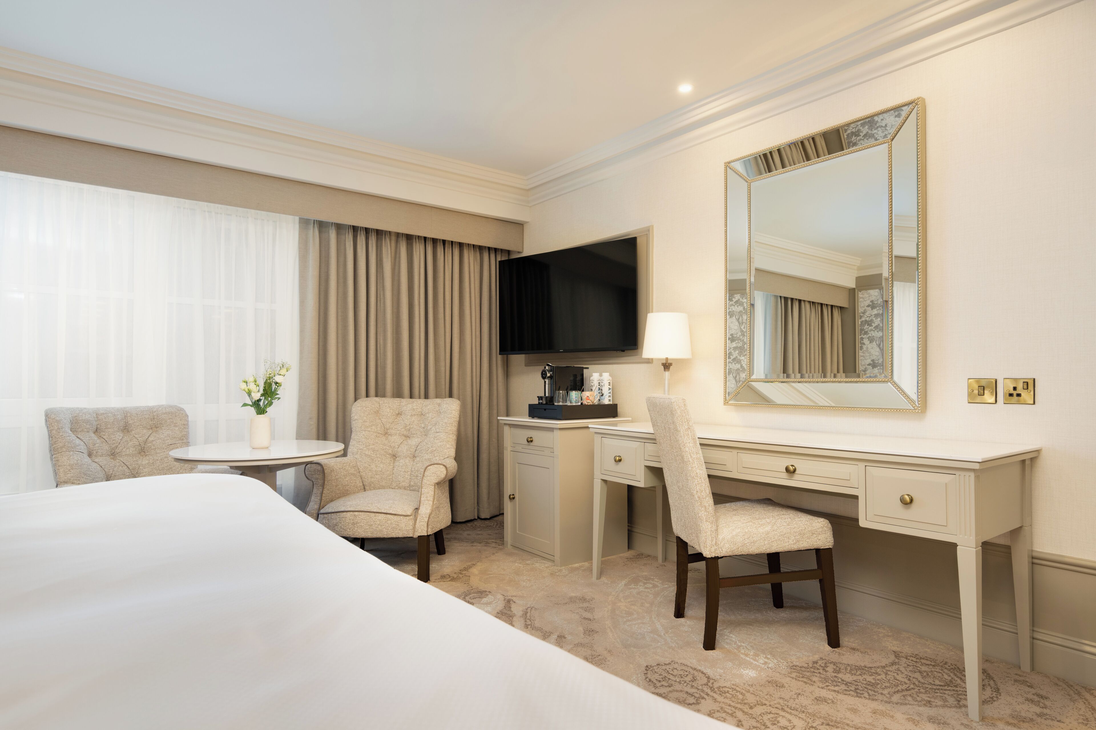 executive king room | 1 bedroom, premium bedding, minibar, in-room safe