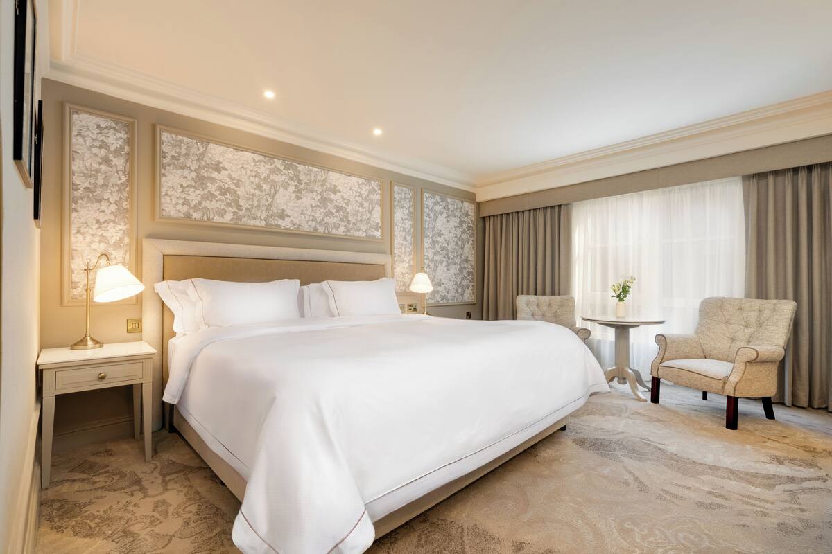 Executive King Room | 1 غرفة نوم وأغطية فراش متميزة وميني بار وخزنة داخل الغرفة