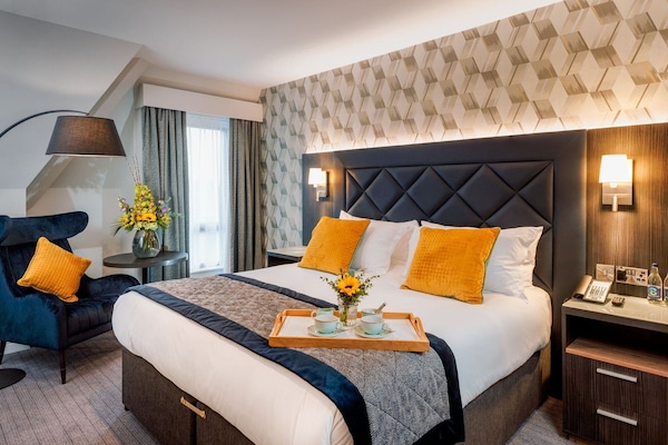 In-room safe, desk, iron/ironing board, free WiFi