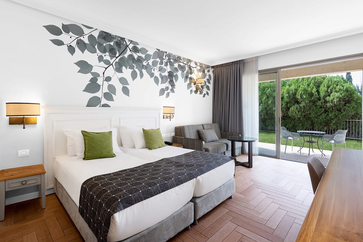 Literie de qualité supérieure, coffres-forts dans les chambres, bureau