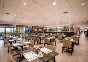 Tägliches Frühstücksbuffet gegen Gebühr