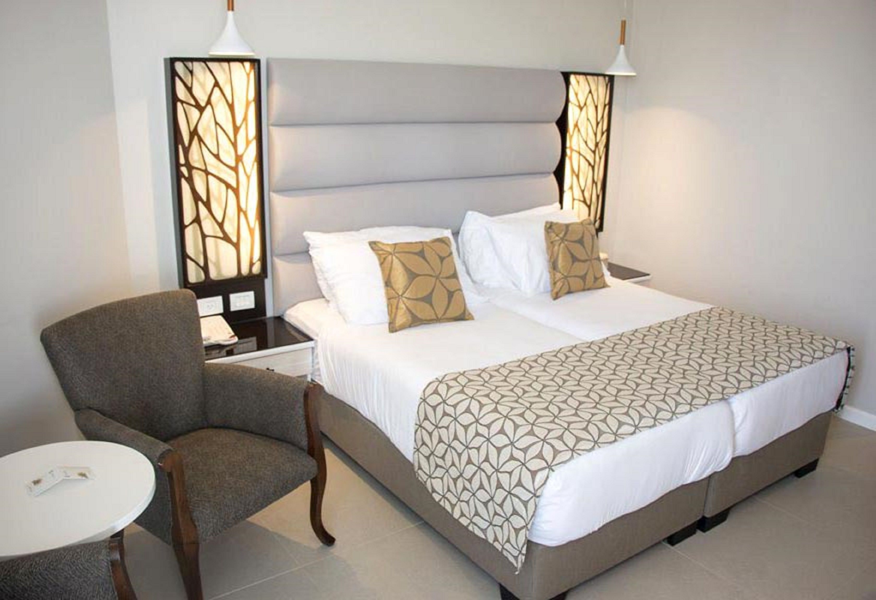 hod room with balcony | in-room safe, desk, laptop workspace, iron/ironing board