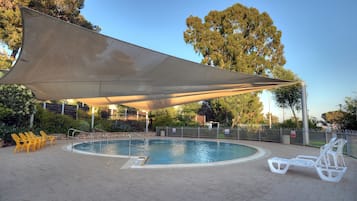 Indoor pool, sun loungers