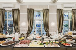 Daily buffet breakfast for a fee