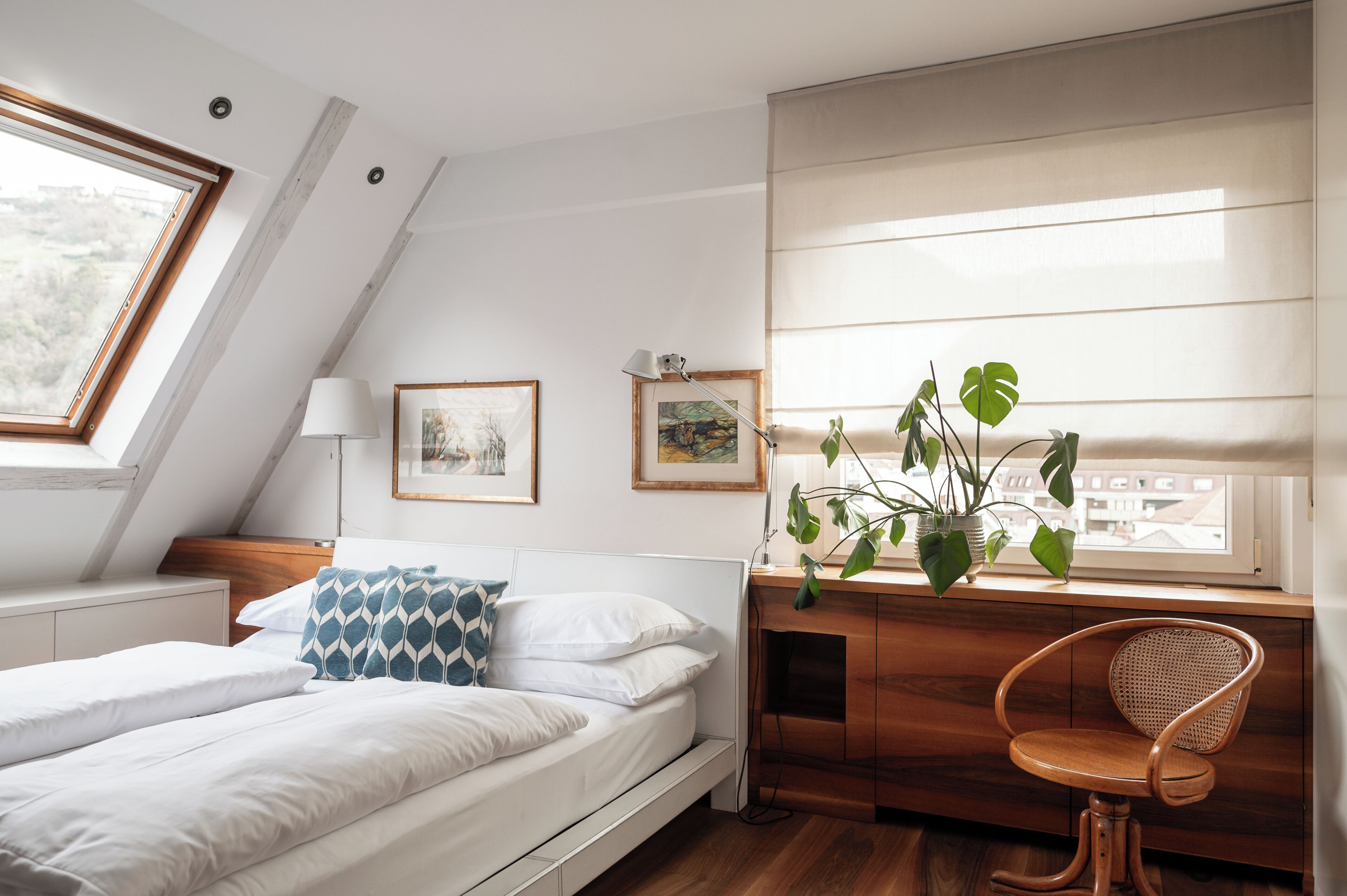 جناح حصري | ملاءات للفراش لا تسبب الحساسية وألحفة محشوة بالريش وميني بار