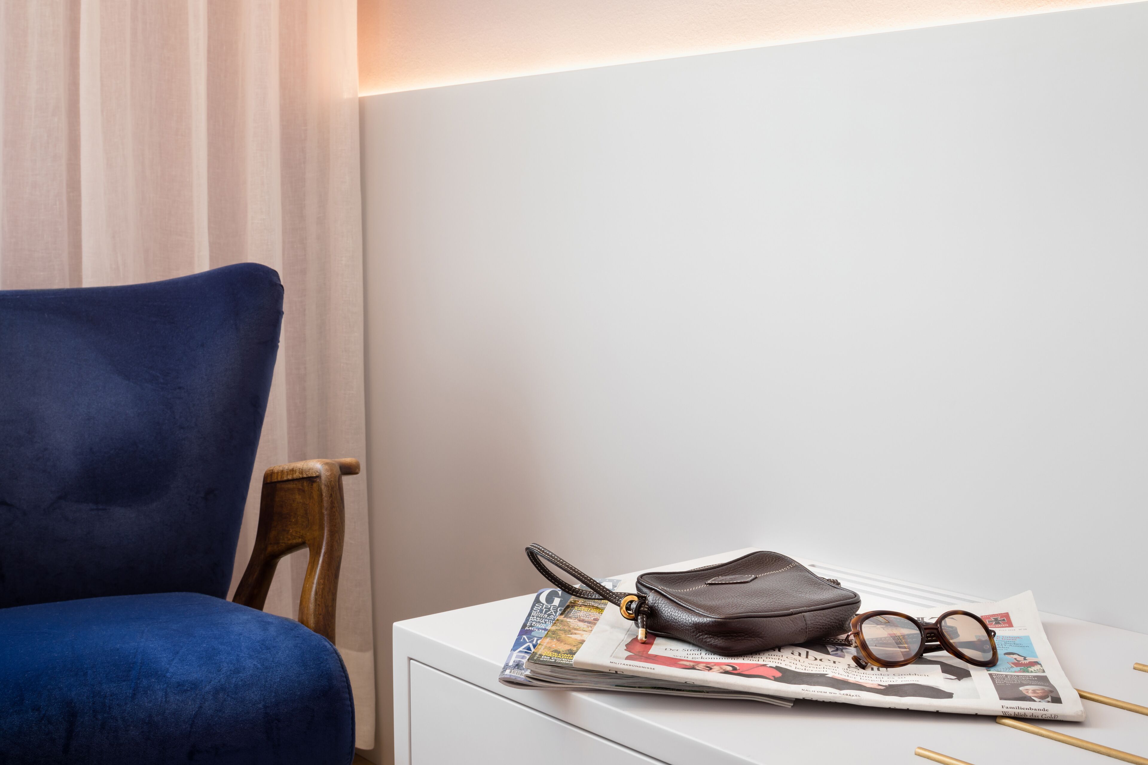 deluxe single room | hypo-allergenic bedding, down duvets, minibar, in-room safe