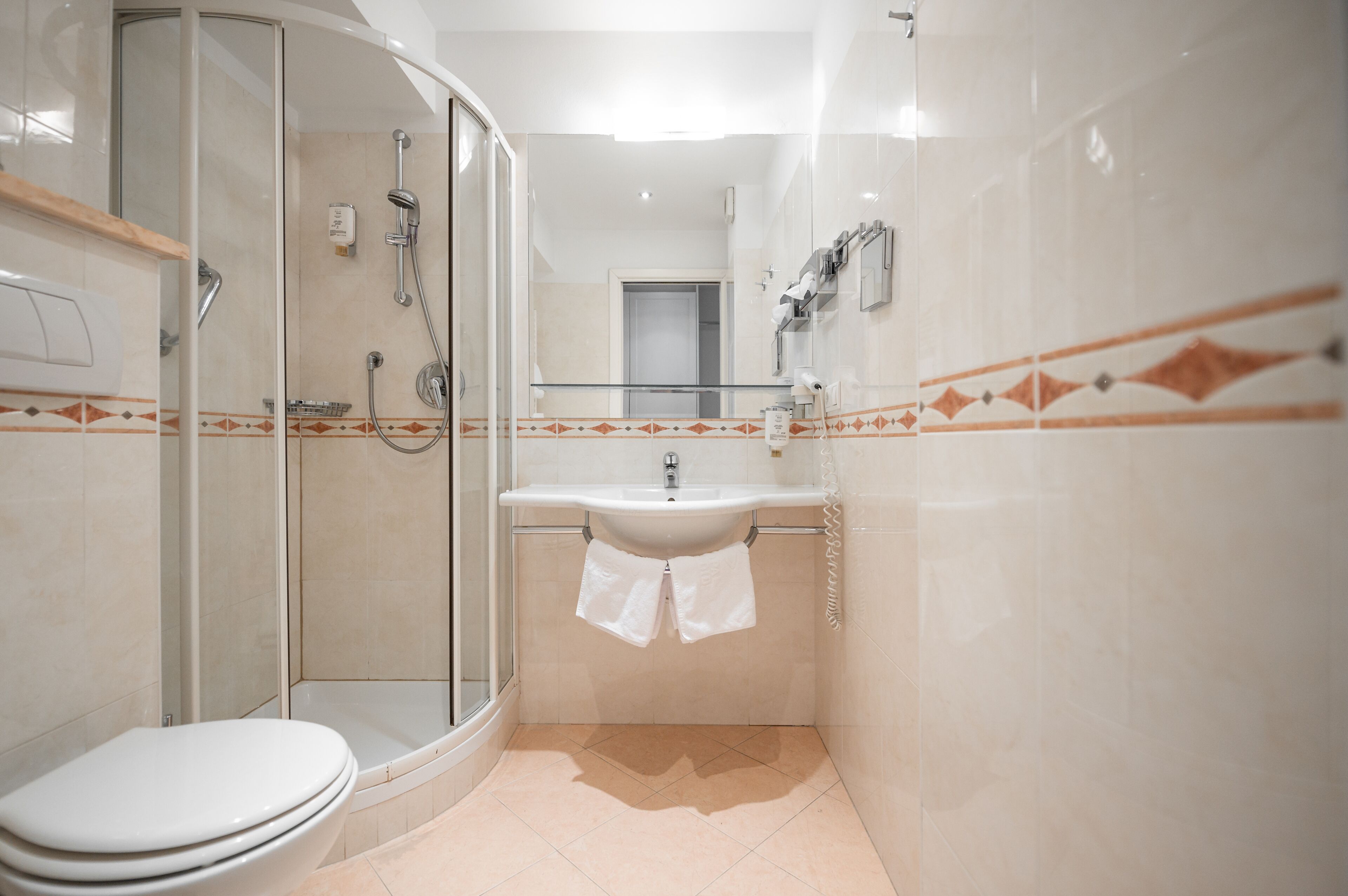 classic double or twin room | bathroom | free toiletries, hair dryer, bidet, towels