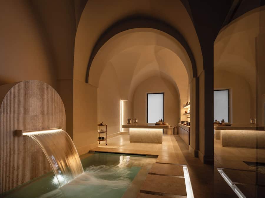Sauna, hot tub, steam room, massages