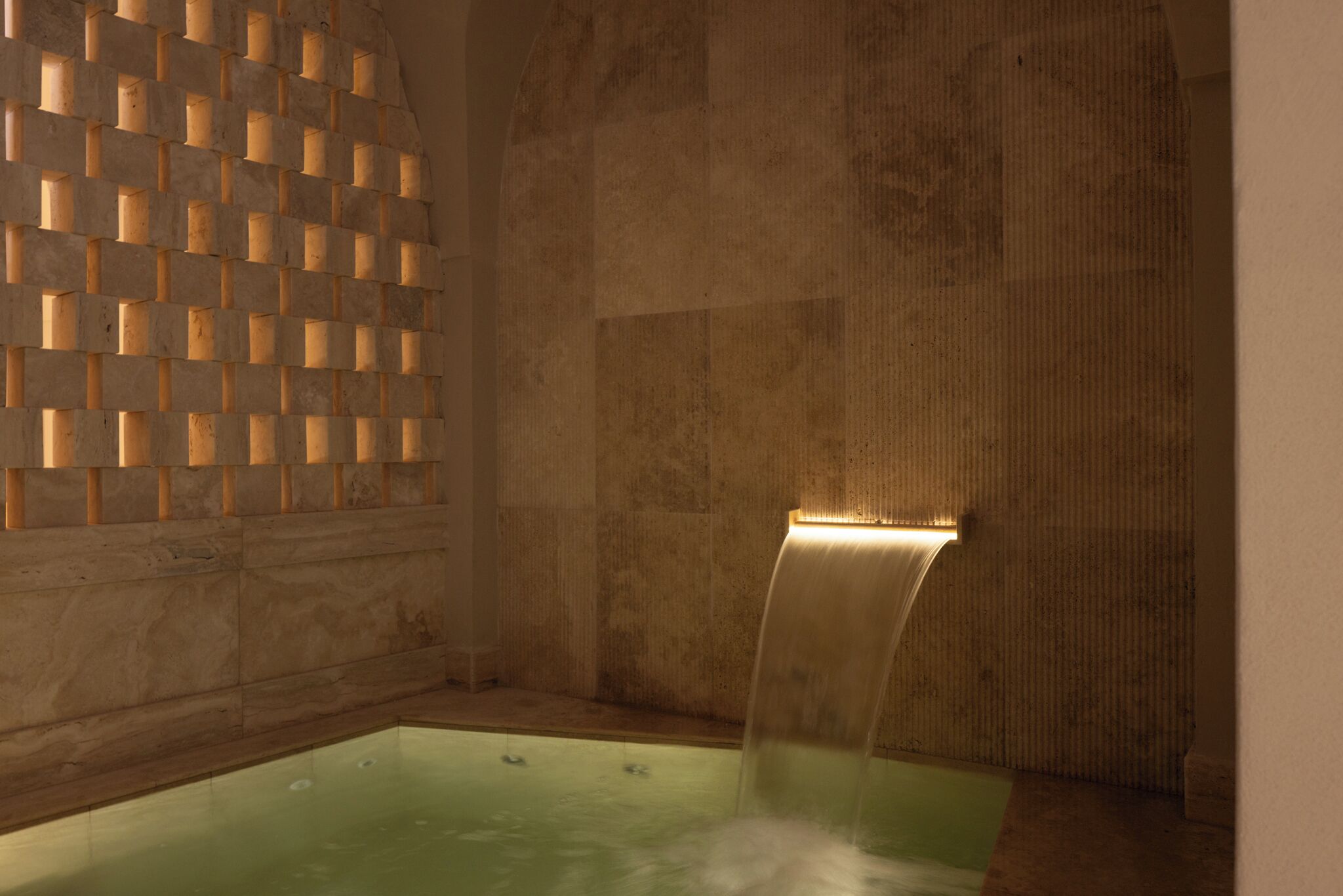 Sauna, hot tub, steam room, massages