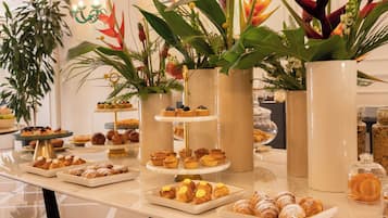 Tägliches inbegriffenes Frühstücksbuffet