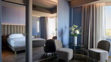 Classic-Suite, Balkon | Minibar, Zimmersafe, Schreibtisch, Verdunkelungsvorhänge