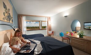 Triple Room | Minibar, in-room safe, blackout drapes, free WiFi - Grand Hotel Continental (Pisa)