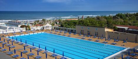 Seasonal outdoor pool