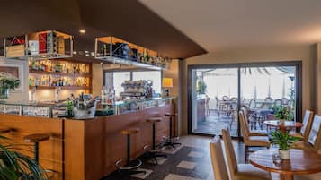 Bar lounge