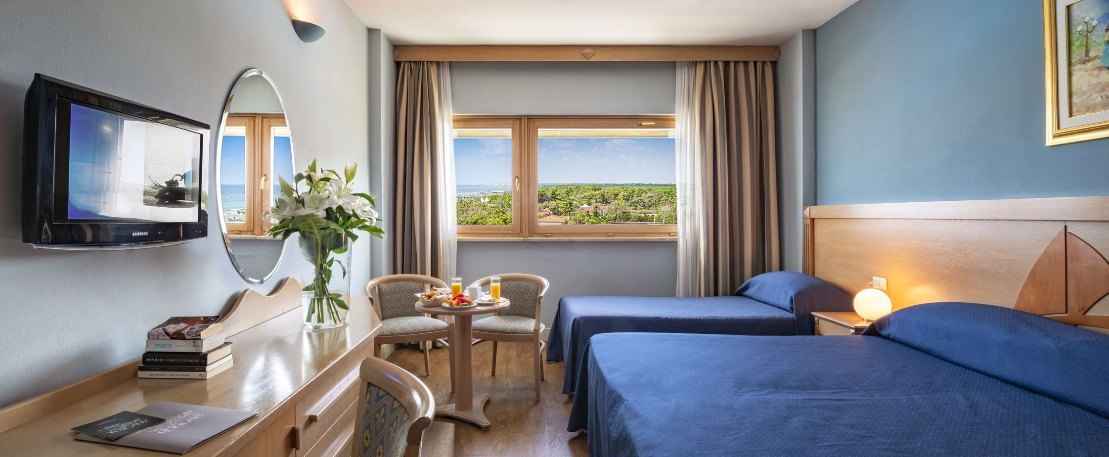 Minibar, in-room safe, blackout drapes, free WiFi
