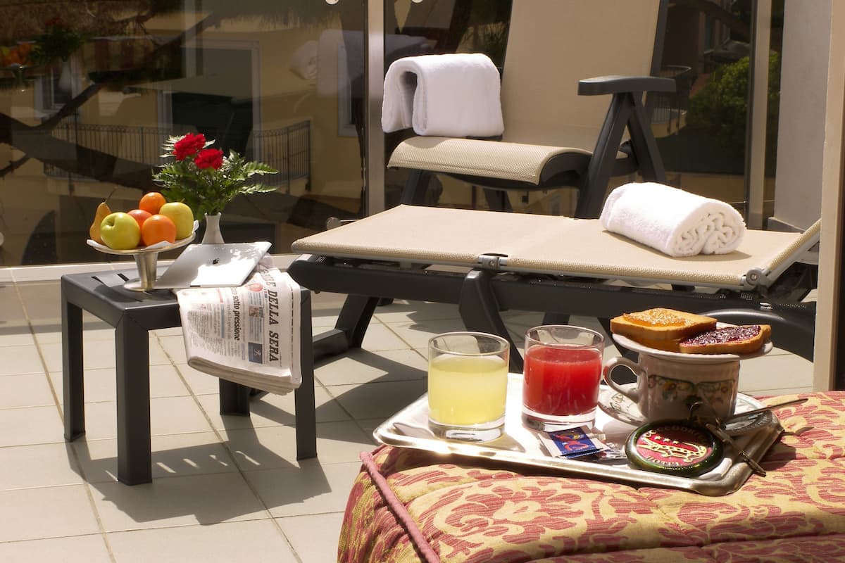 Double Room, Terrace | Outdoor dining