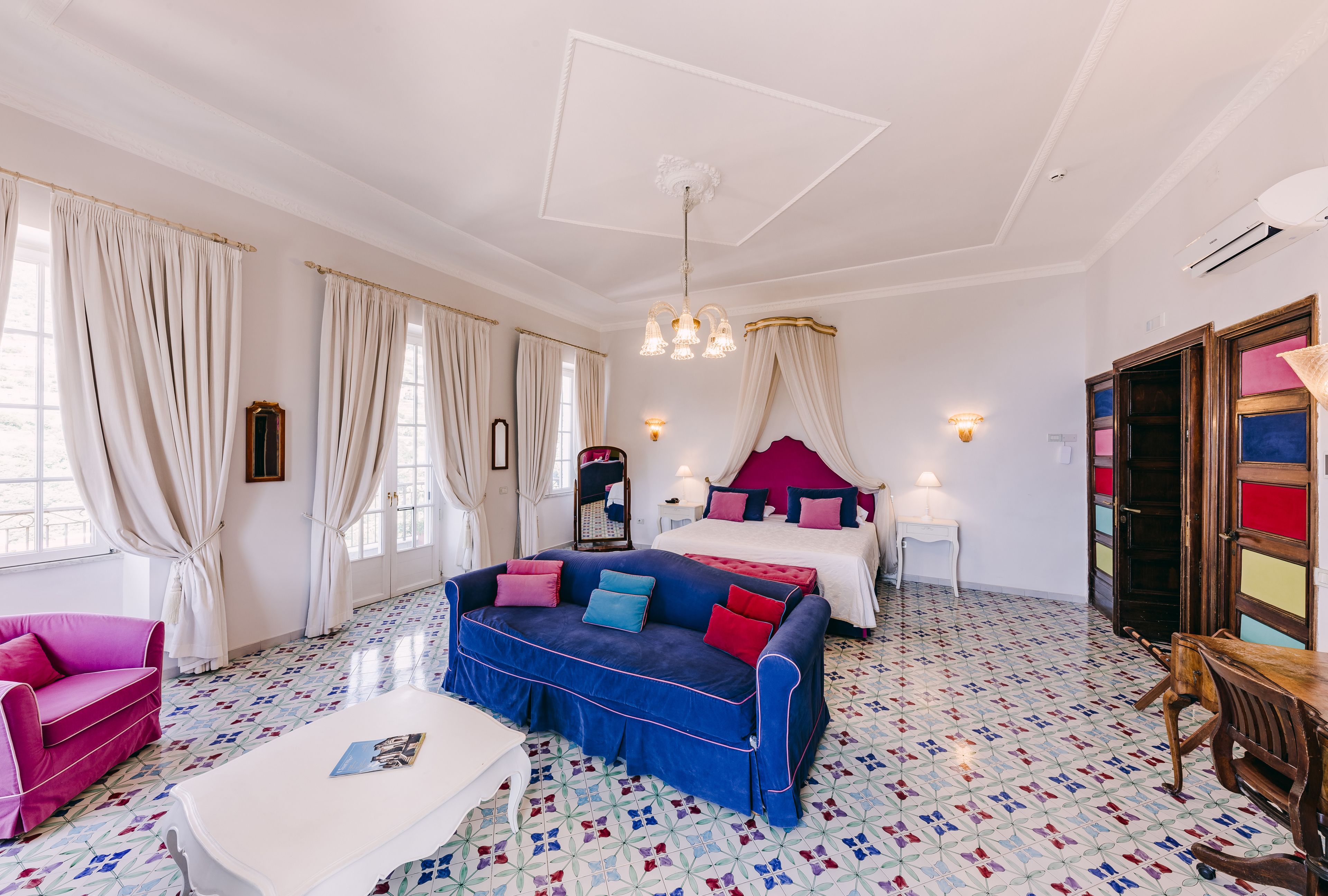 suite, sea view | 1 bedroom, minibar, in-room safe, desk