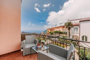 Junior Suite, 1 Queen Bed, Garden View | Balcony - Villa Maria Hotel (Ravello)
