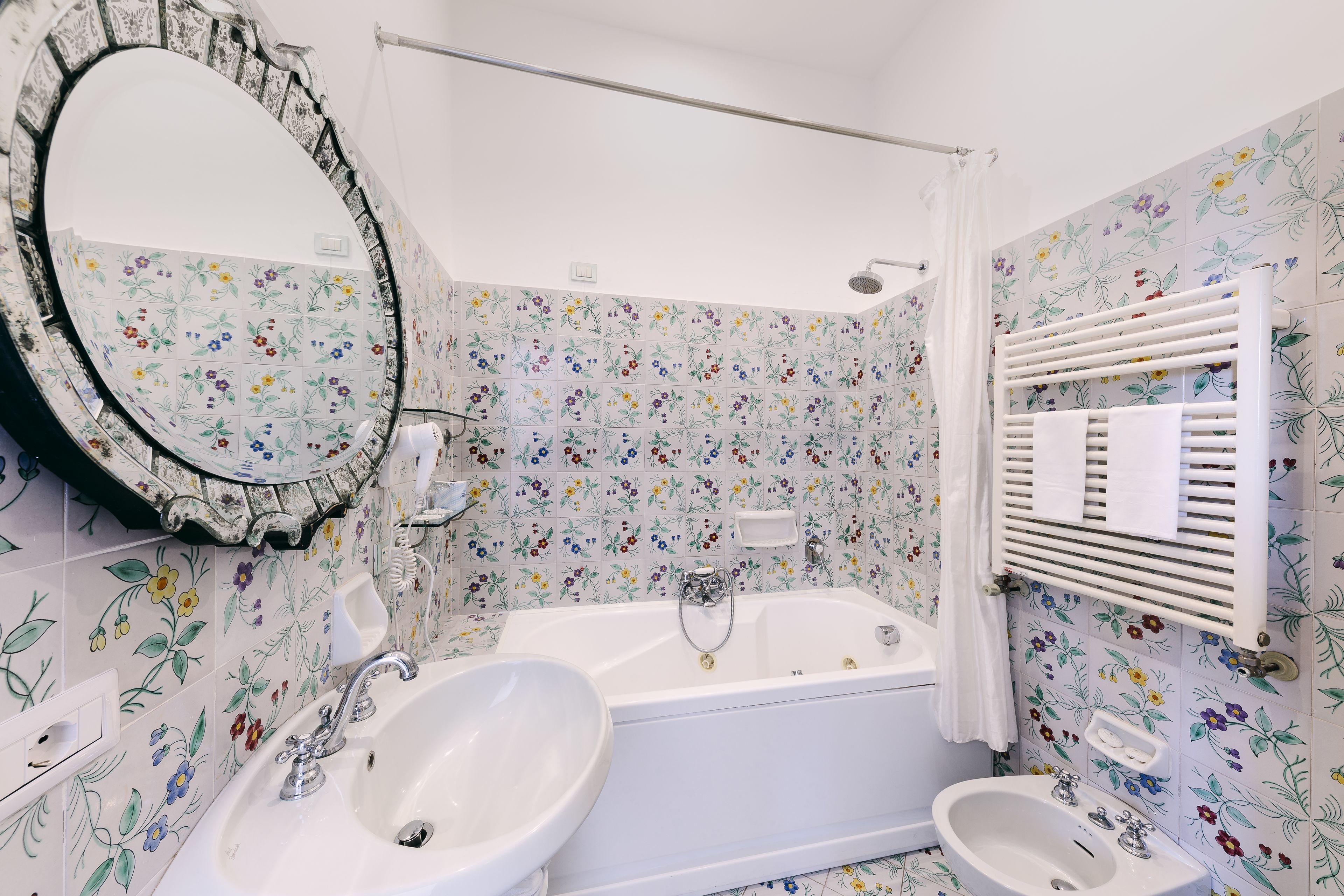 comfort double room | bathroom | eco-friendly toiletries, hair dryer, slippers, bidet