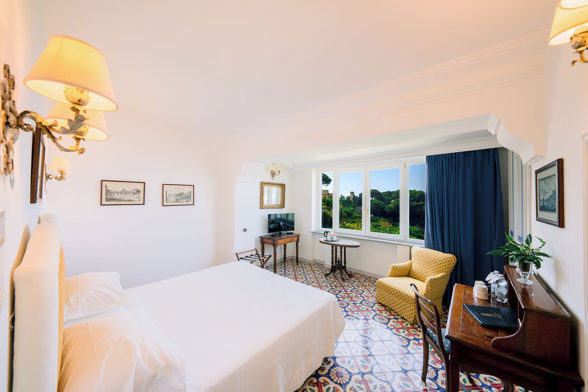 comfort double room | 1 bedroom, minibar, in-room safe, desk