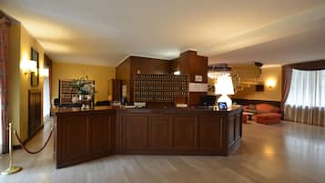 Concierge desk