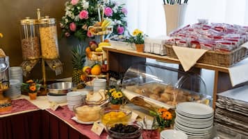 Café da manhã continental todos os dias (EUR 8 por pessoa)