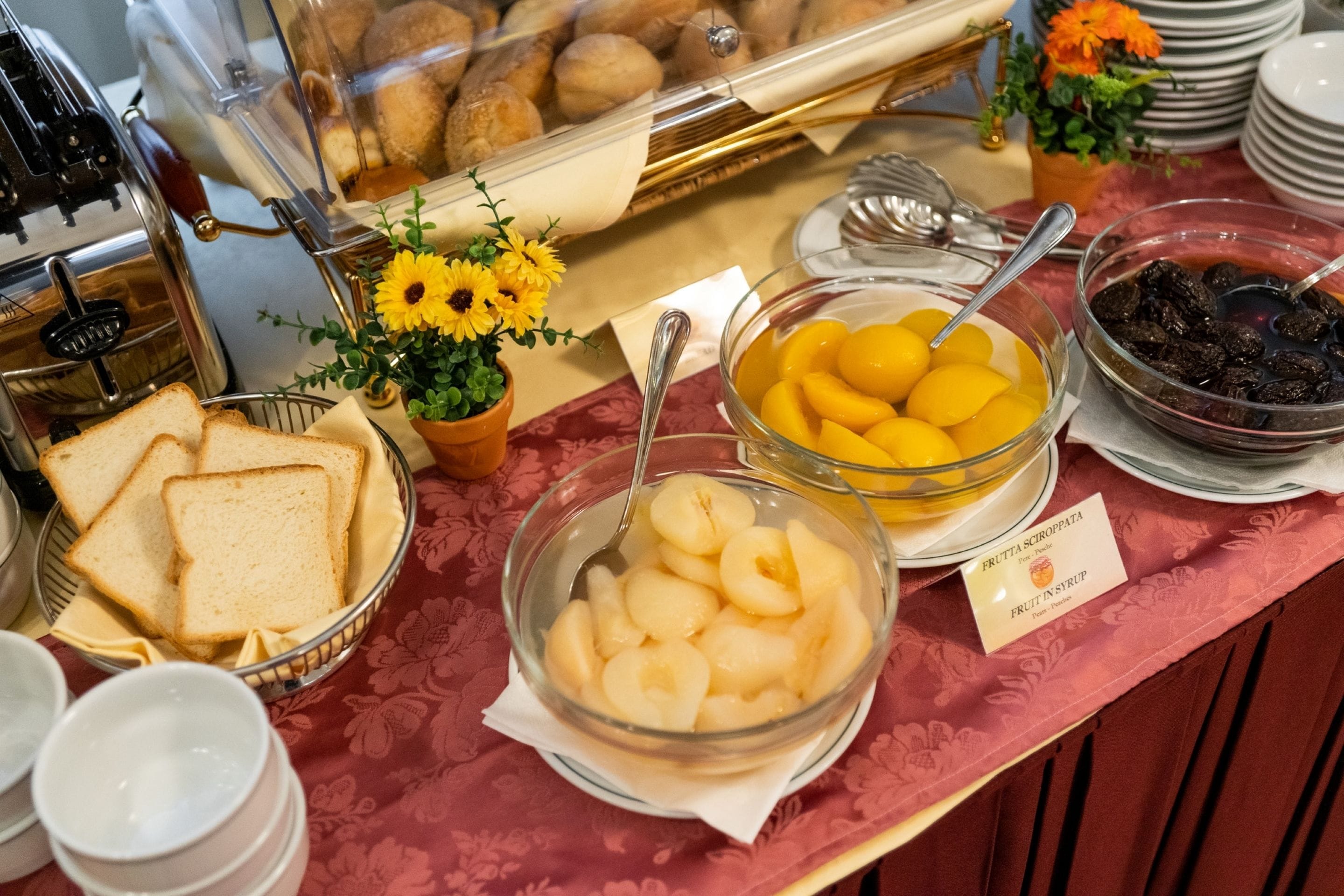 daily continental breakfast (eur 8 per person)