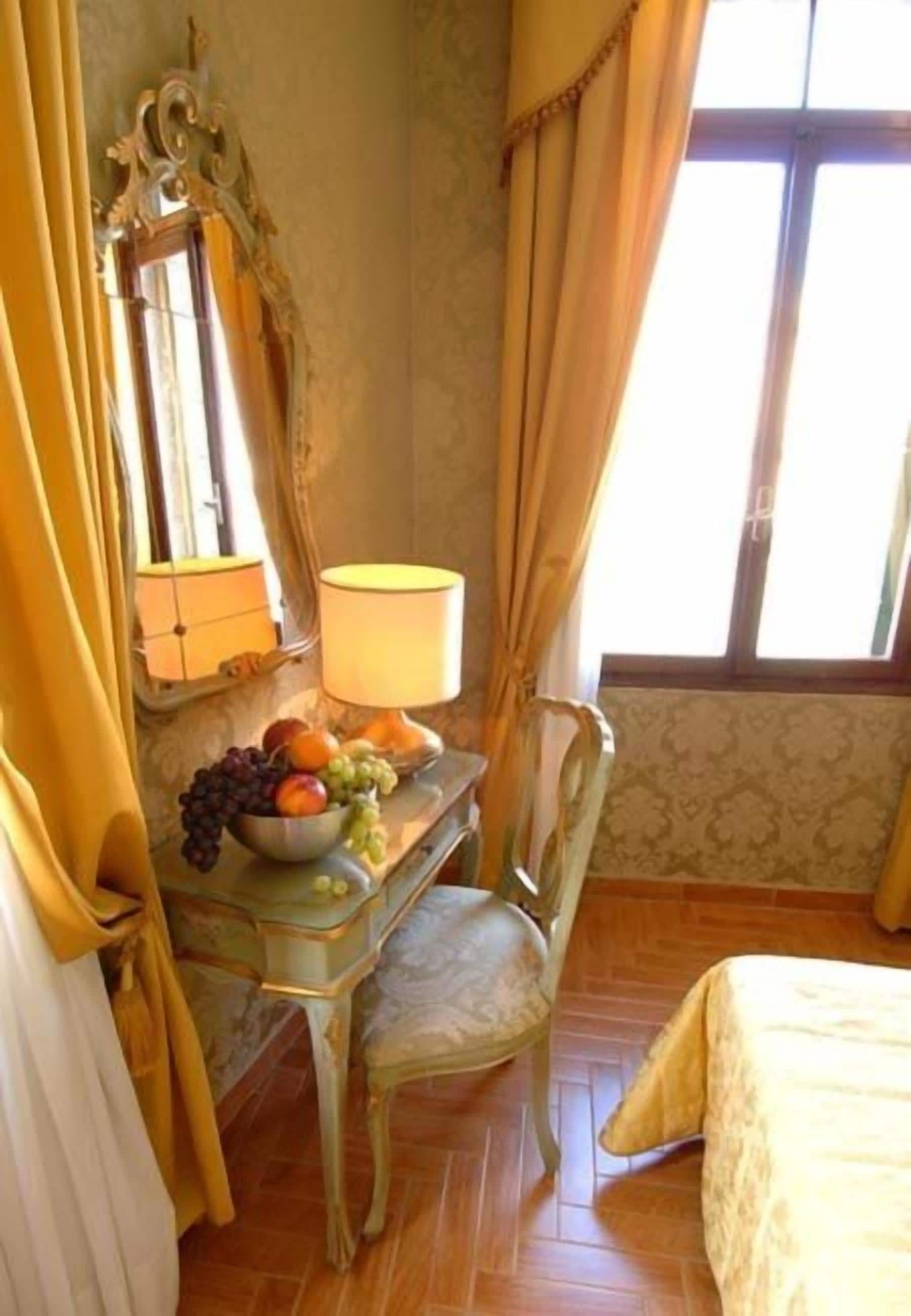 Photo - Hotel Canal