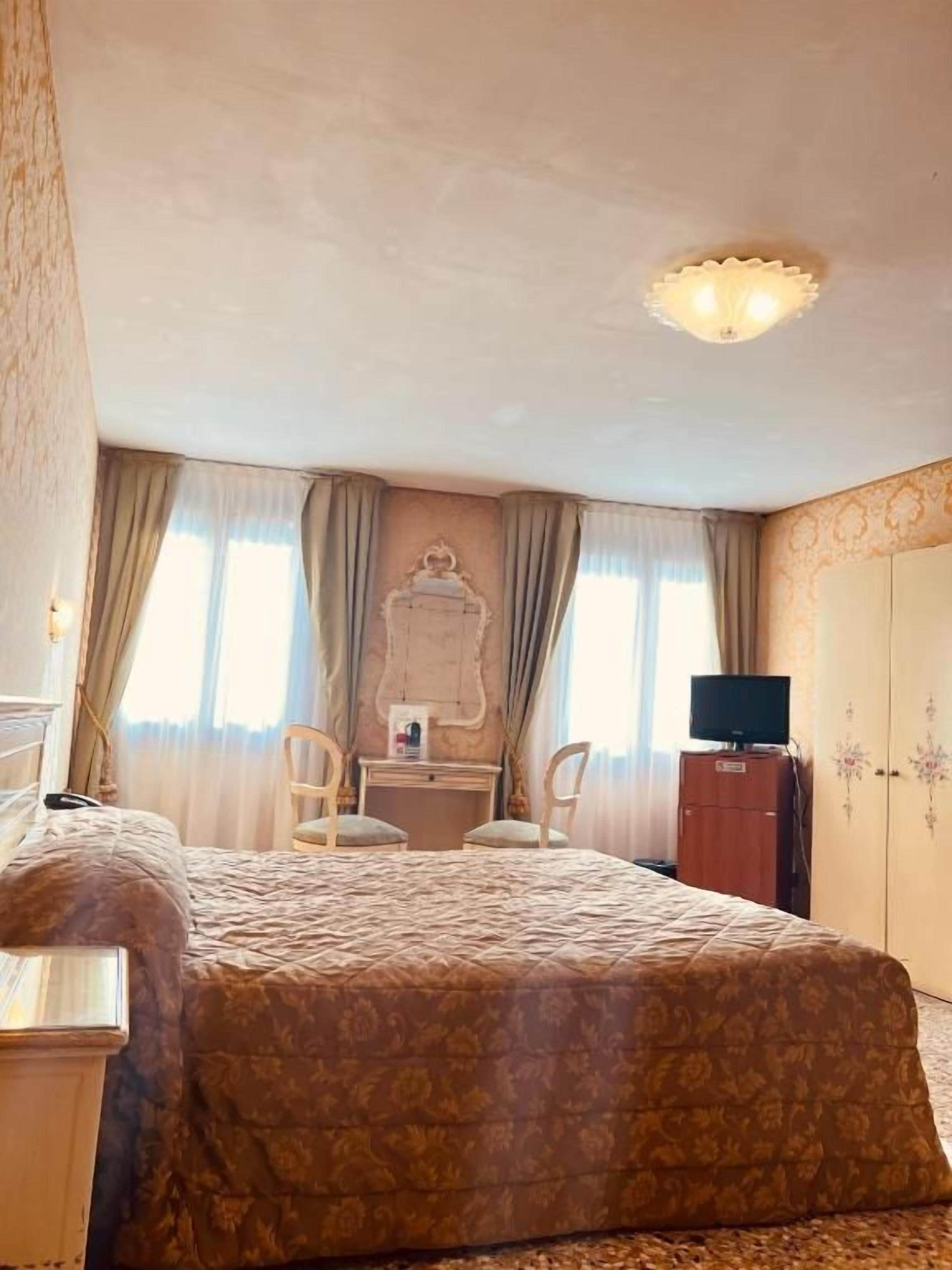 Photo - Hotel Canal