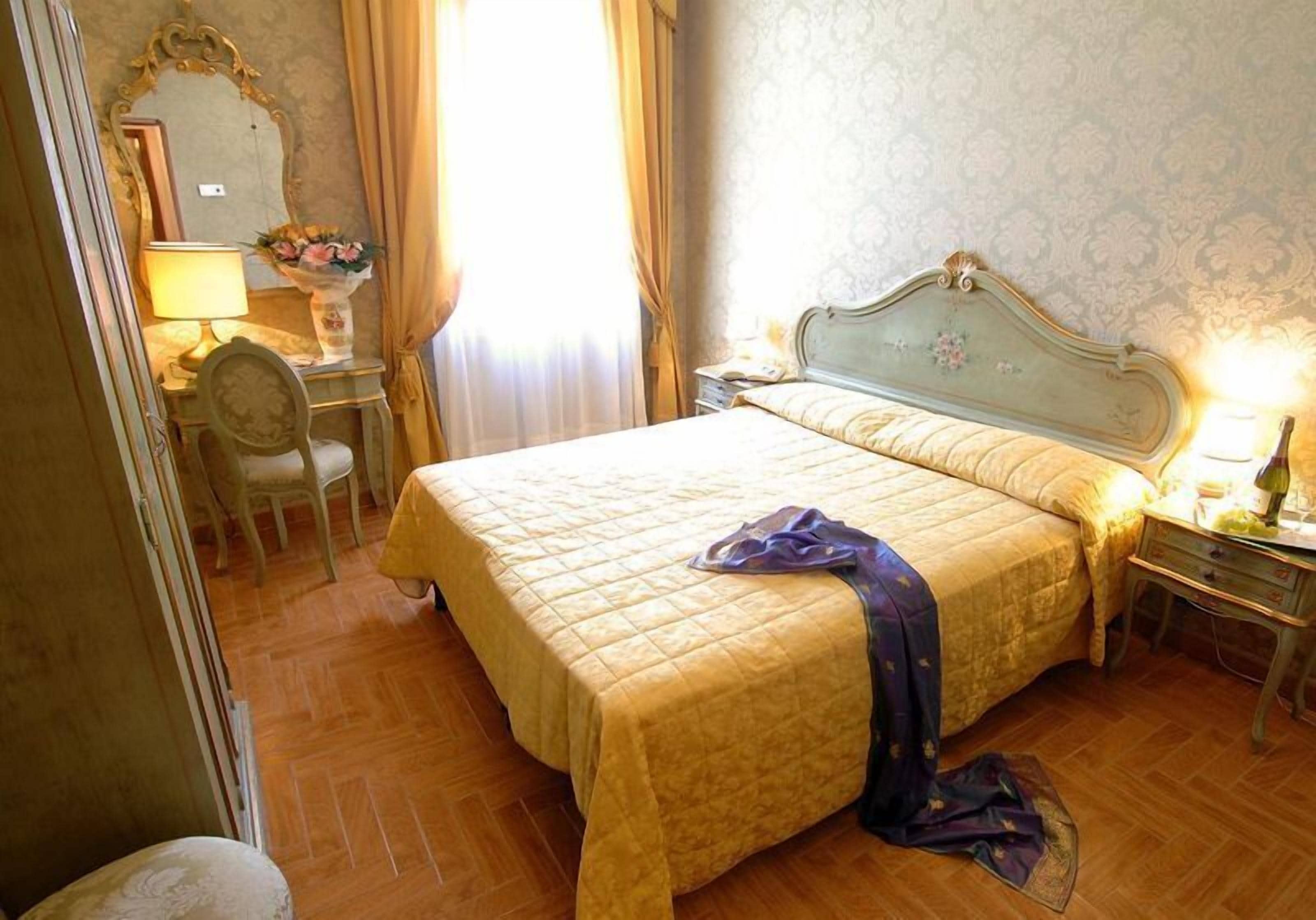 Photo - Hotel Canal