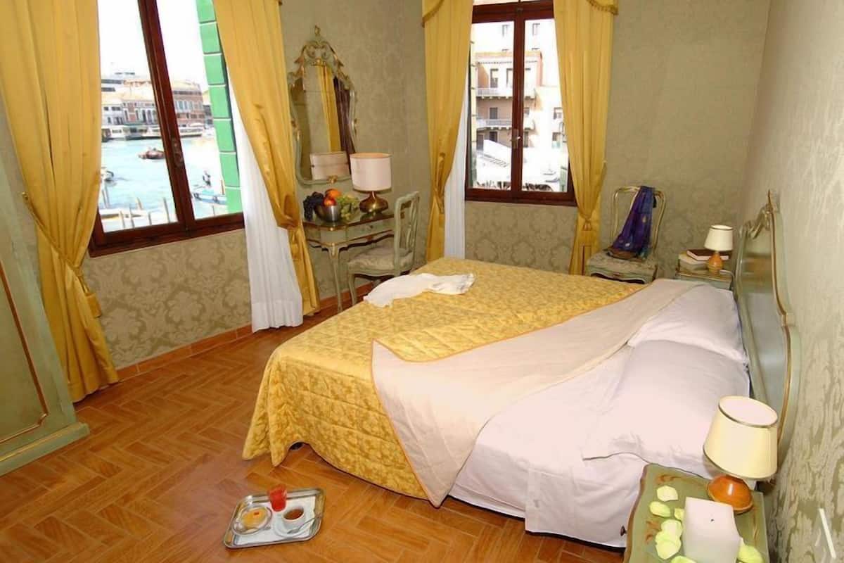 Standard Double or Twin Room, Canal View | View from room